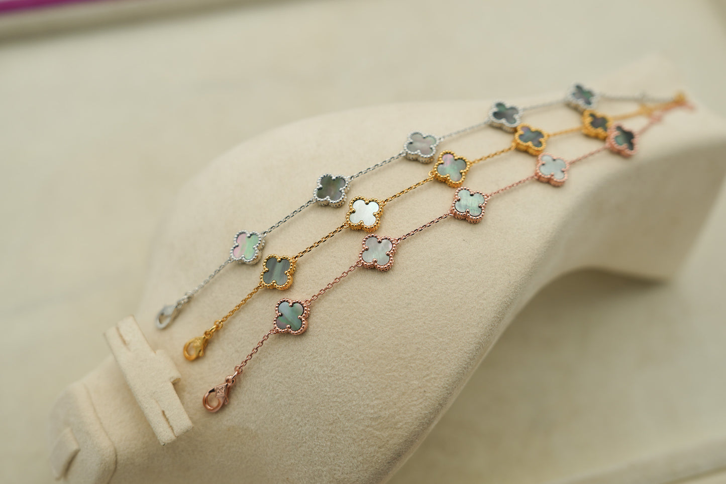 Sweet Gray Mother of pearl 10mm clover bracelet 925 silver 18k gold plated
