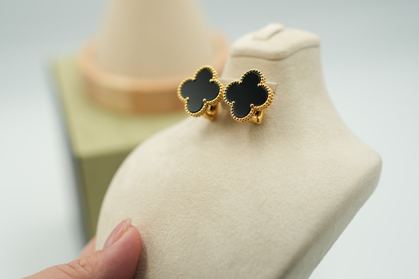 Onyx 20mm Magic Clover earrings 925 silver 18k gold plated