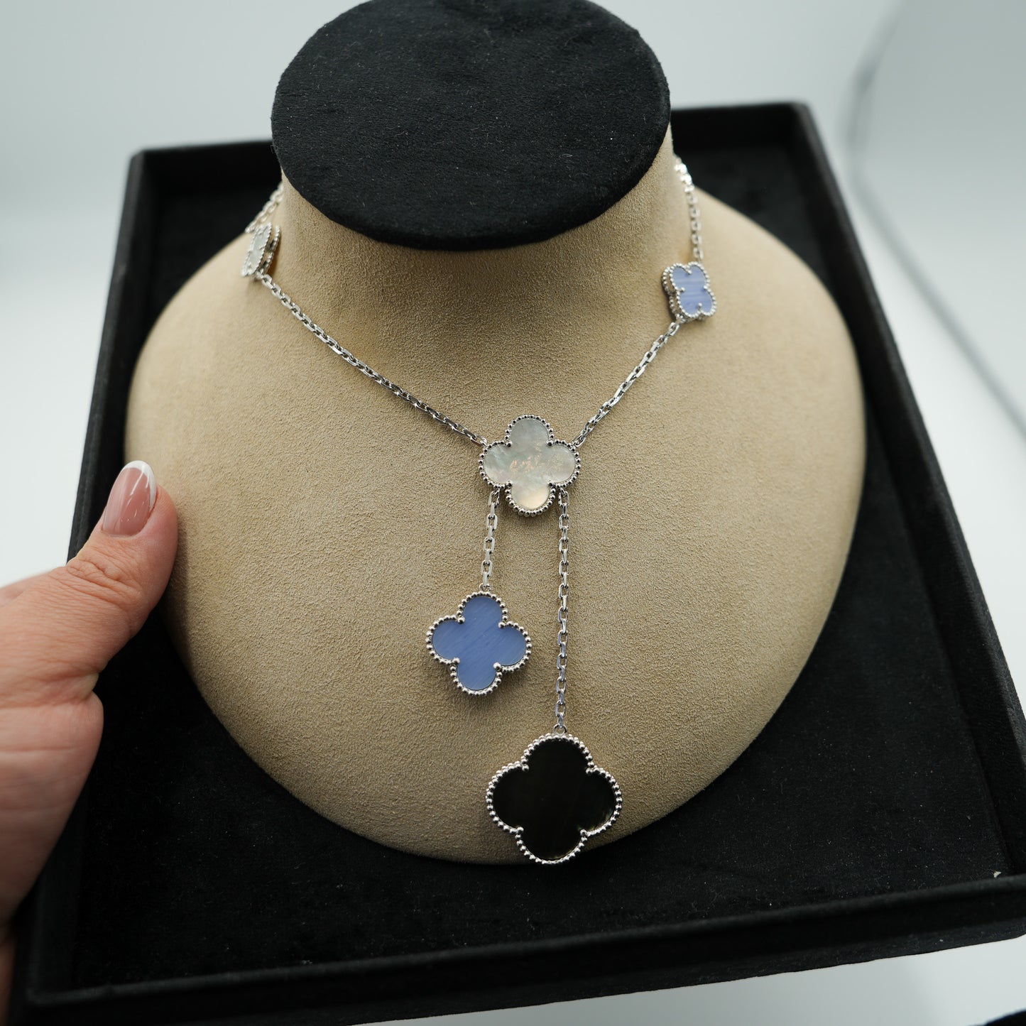 6 motif  mother of pearl . Chalcedony  clover necklace 925 silver 18k white gold plated