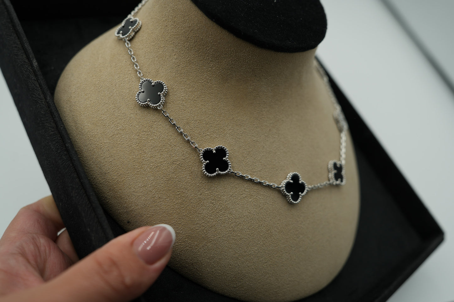 onyx 10 motif necklace 925 silver 18k white gold plated