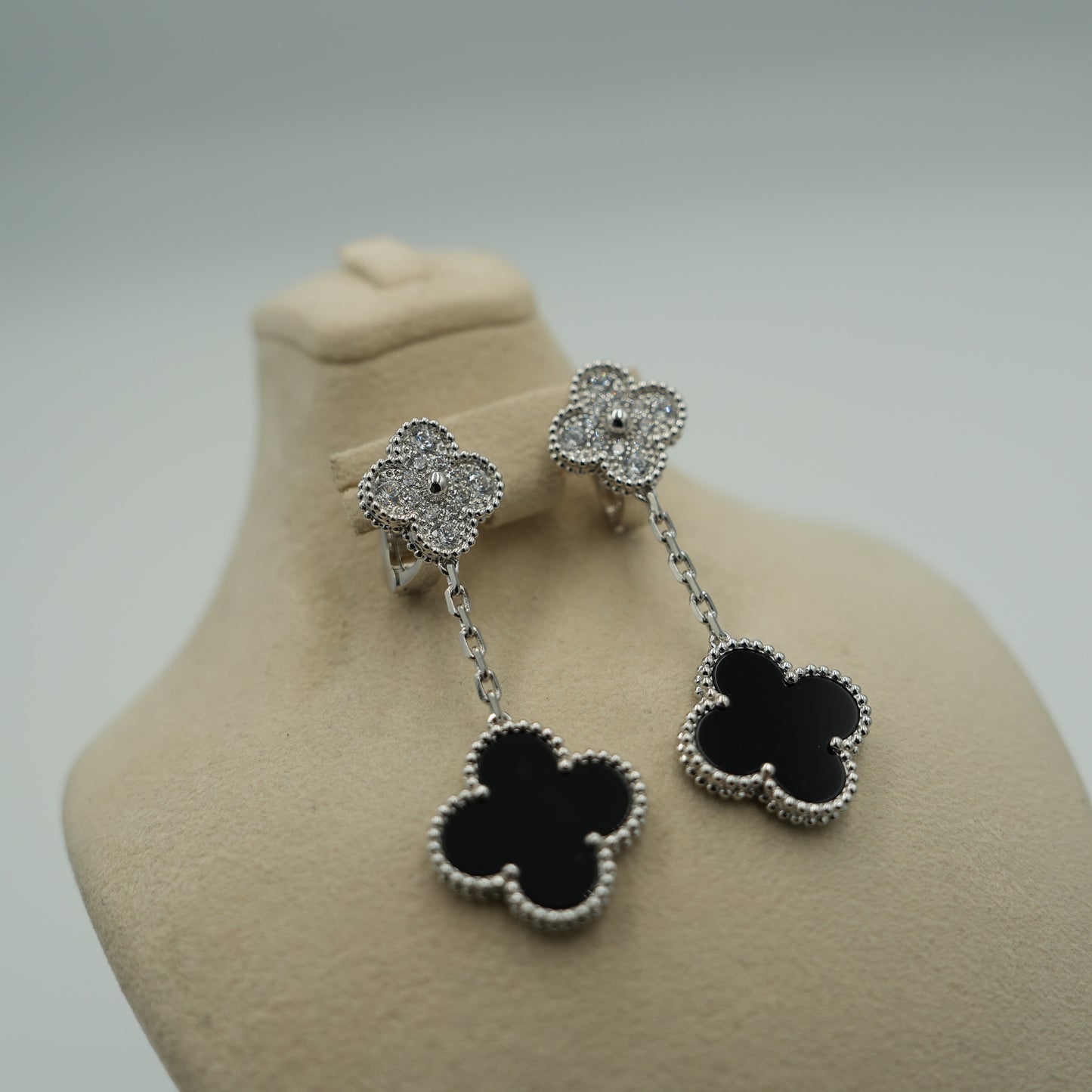 cz & Onyx 2 mootif clover earrings 925 silver 18k white gold plated