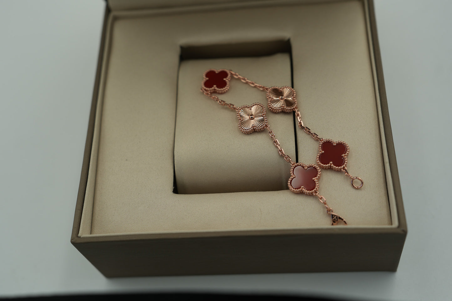 Carnelian & guillioche clover bracelet 925 silver 18k rose gold plated