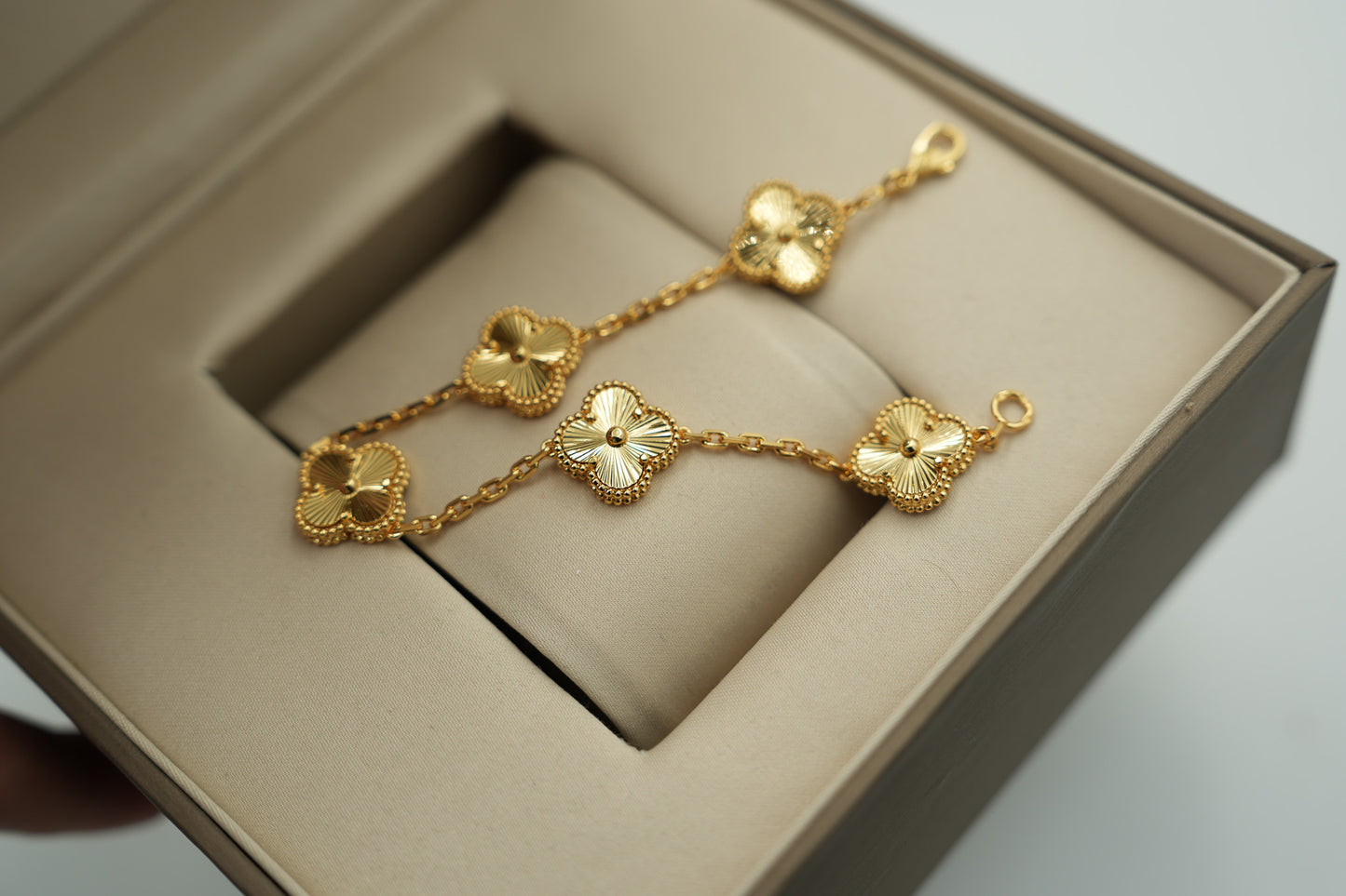 Guillioche clover bracelet 925 silver 18k gold plated