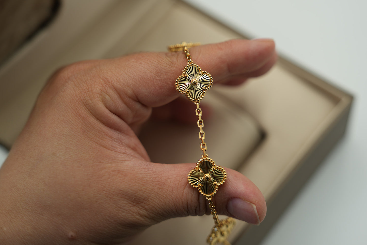 Guillioche clover bracelet 925 silver 18k gold plated