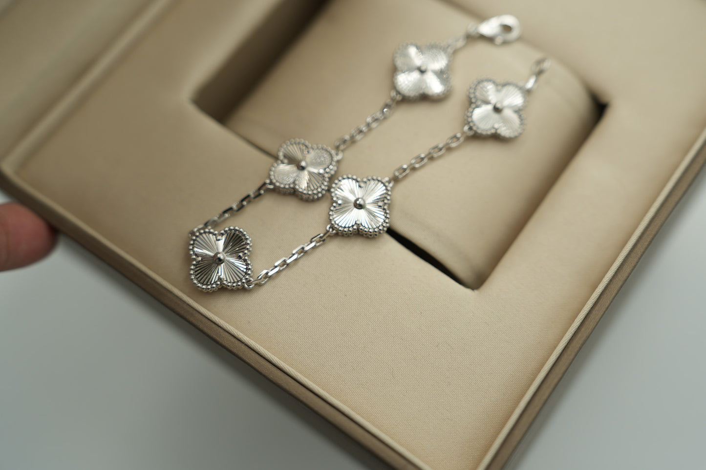 Guillioche clover bracelet 925 silver 18k white gold plated
