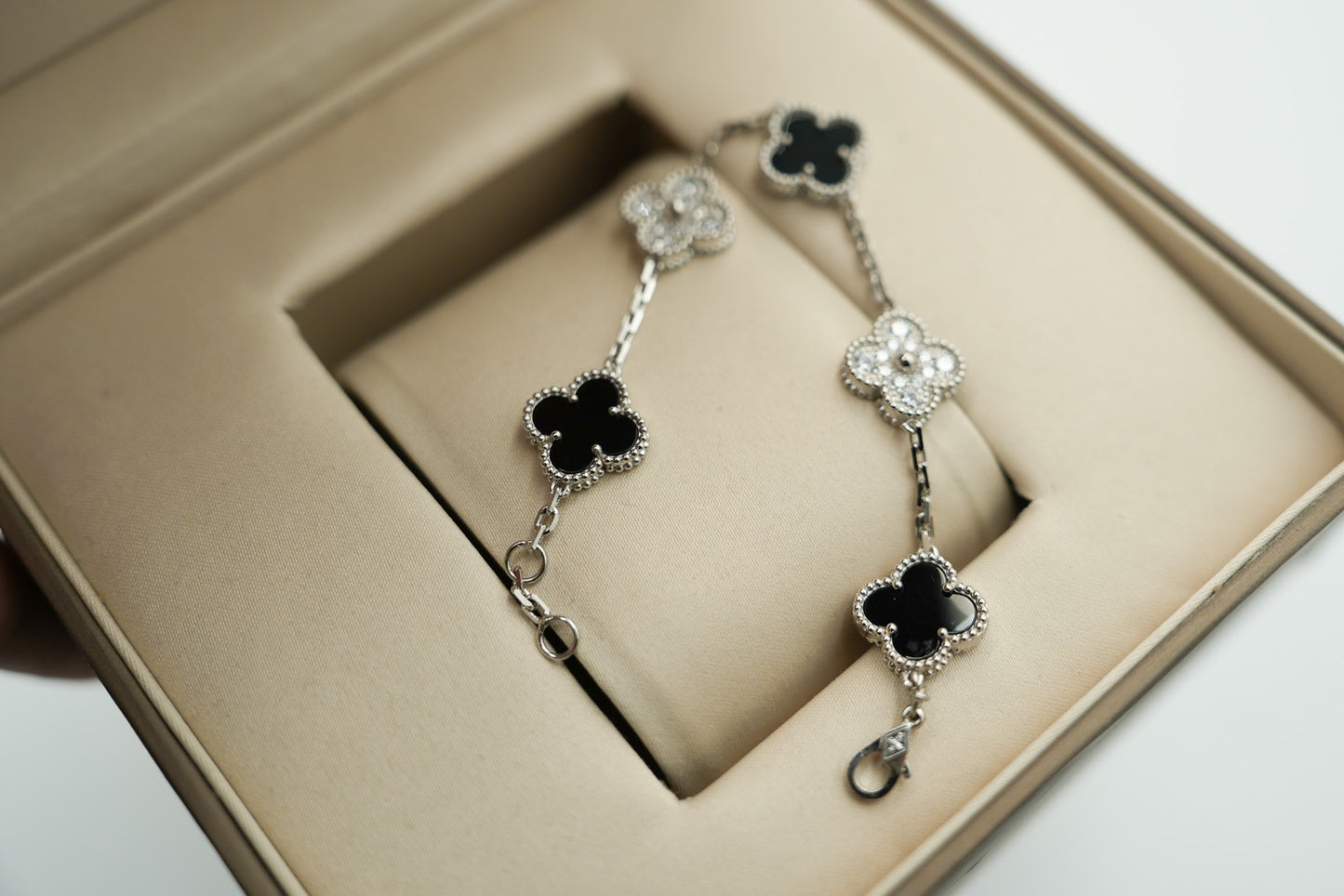 Onyx & CZ clover bracelet 925 silver 18k white gold plated
