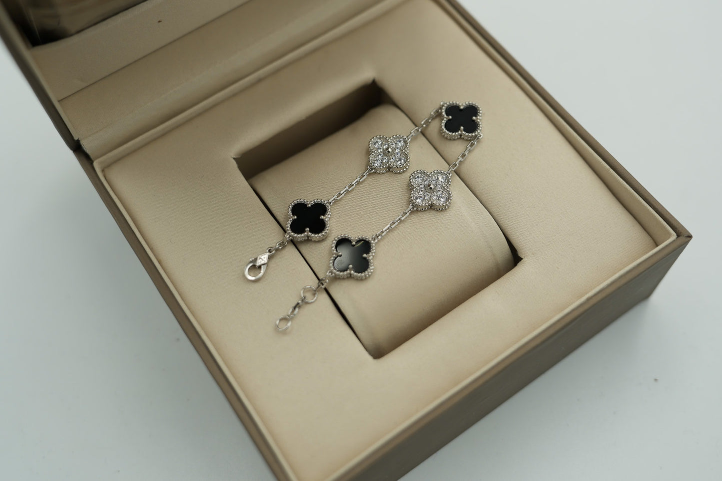 Onyx & CZ clover bracelet 925 silver 18k white gold plated