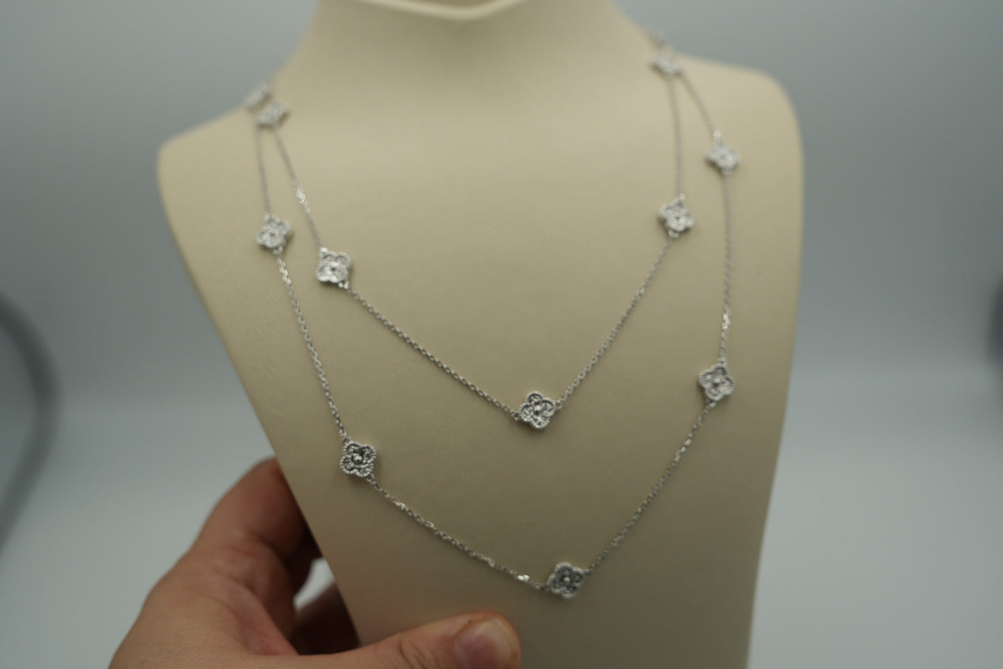 Hammered 16 motif sweet clover necklace 925 silver 18k white gold plated