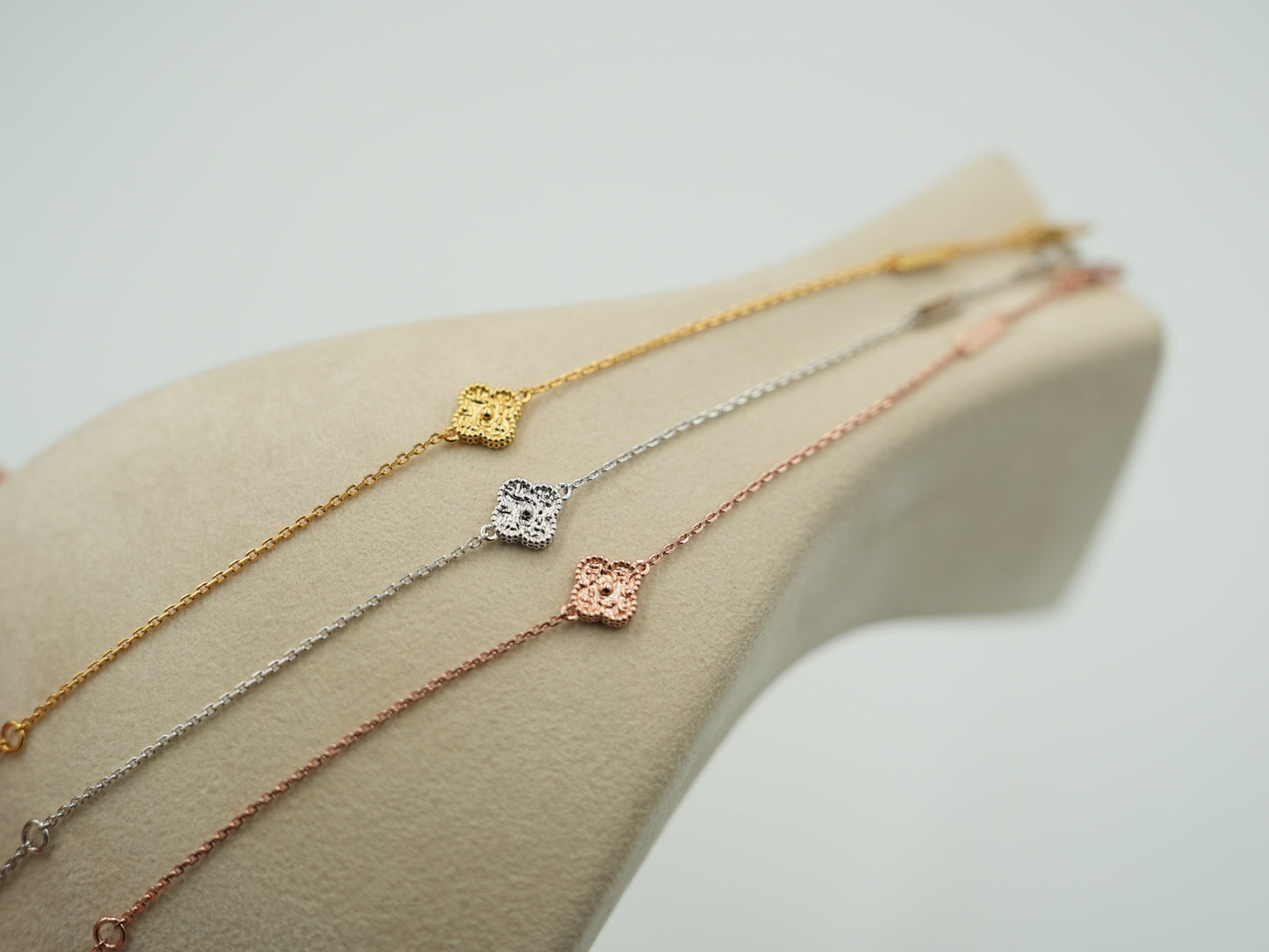 Sweet 10mm Hammered Clover bracelet 925 silver 18k gold plated