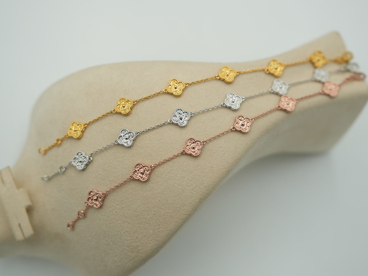 Hammered sweet 10mm clover bracelet 925 silver 18k gold plated