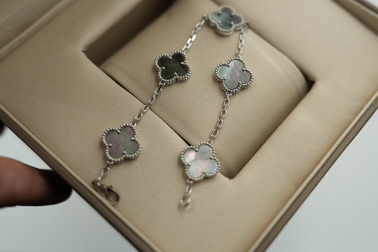 Gray Mother of pearl 5 motif bracelet 925 silver 18k gold plated