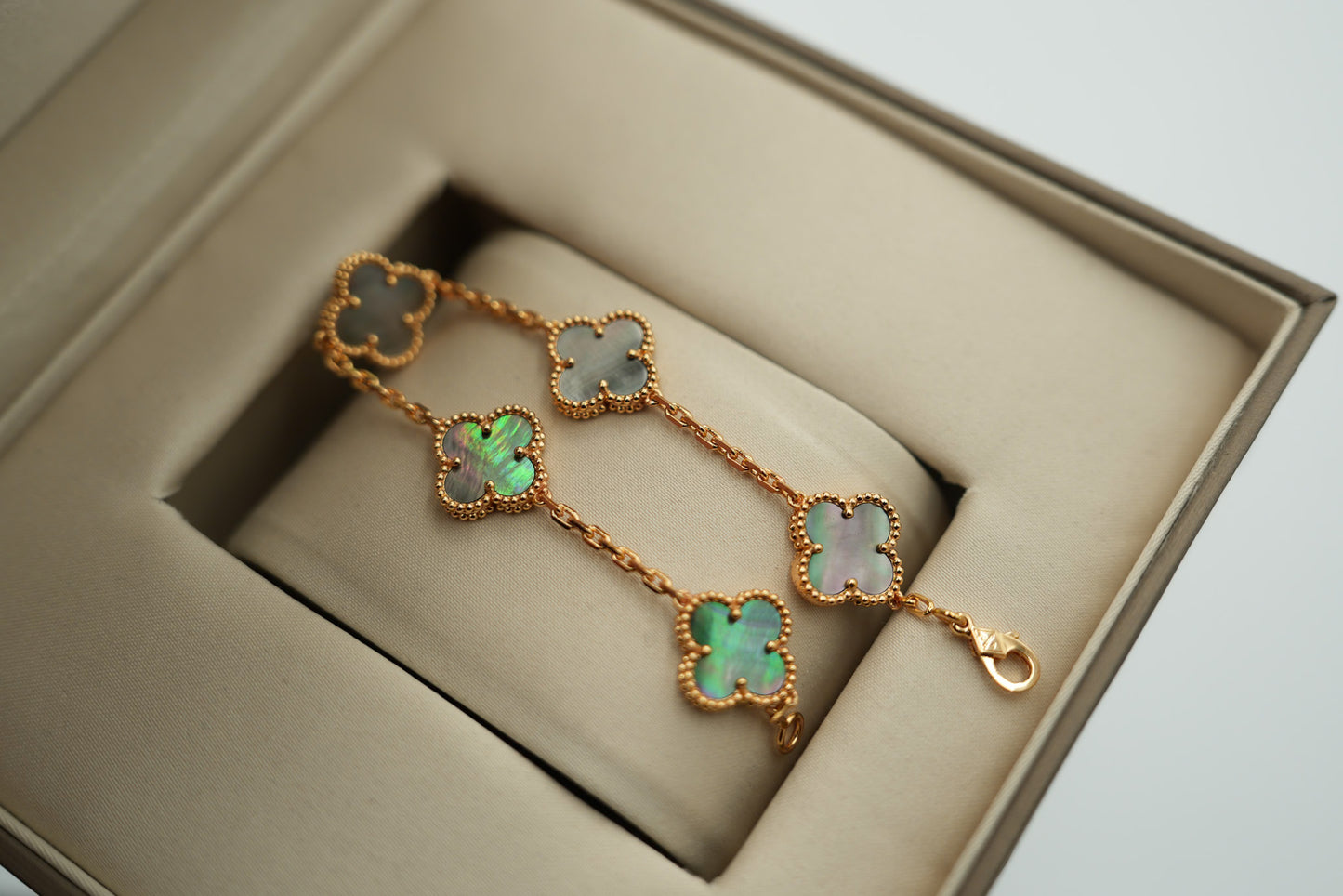 Gray Mother of pearl 5 motif bracelet 925 silver 18k gold plated