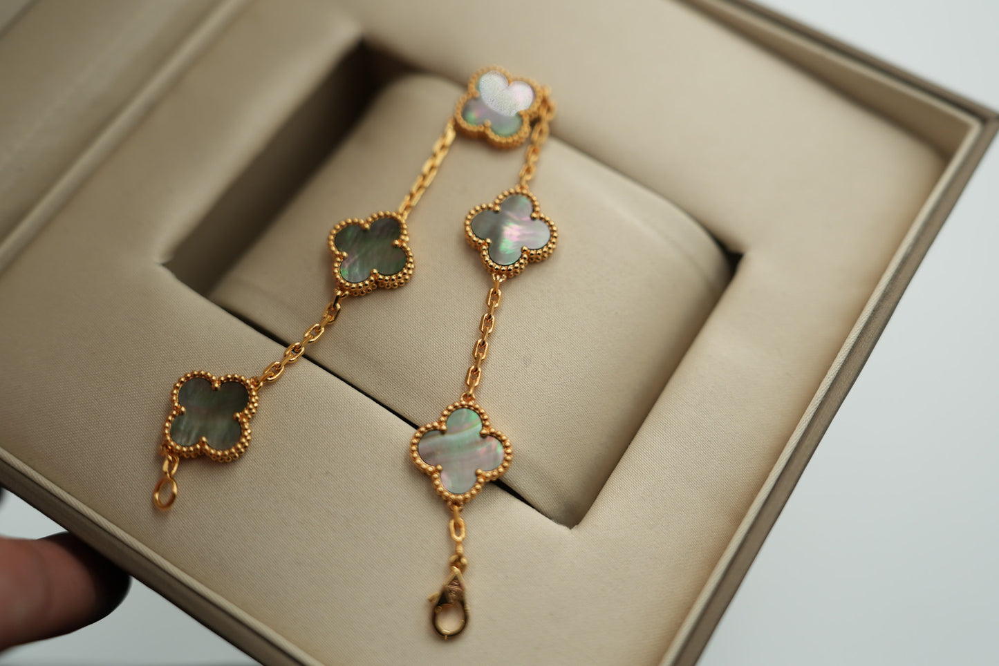 Gray Mother of pearl 5 motif bracelet 925 silver 18k gold plated