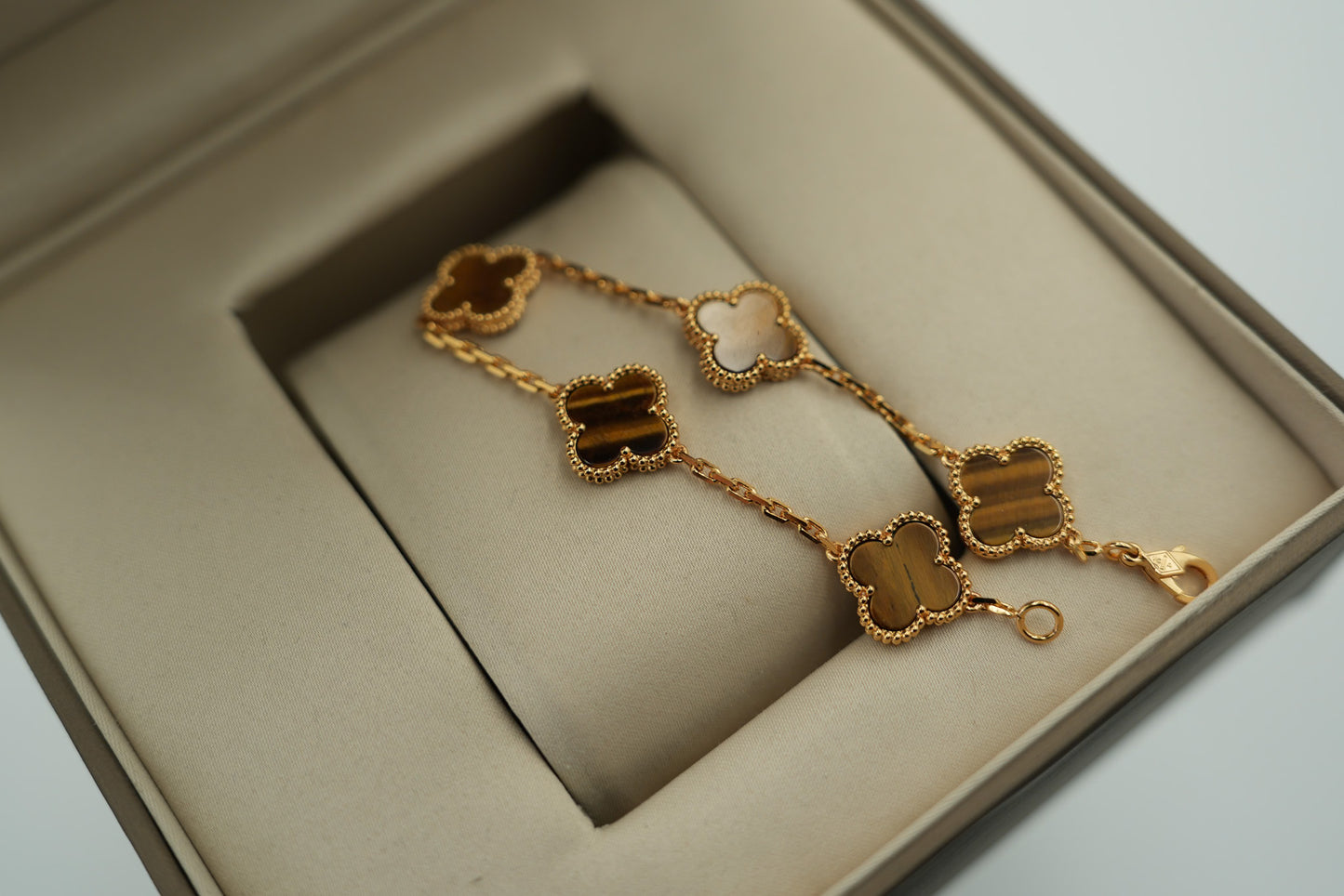 Tiger eye 5 motif bracelet 925 silver 18k gold plated