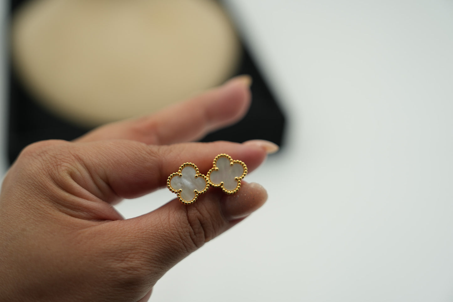 15mm one Mother of pearl clover earrings 925 silver 18k gold plated