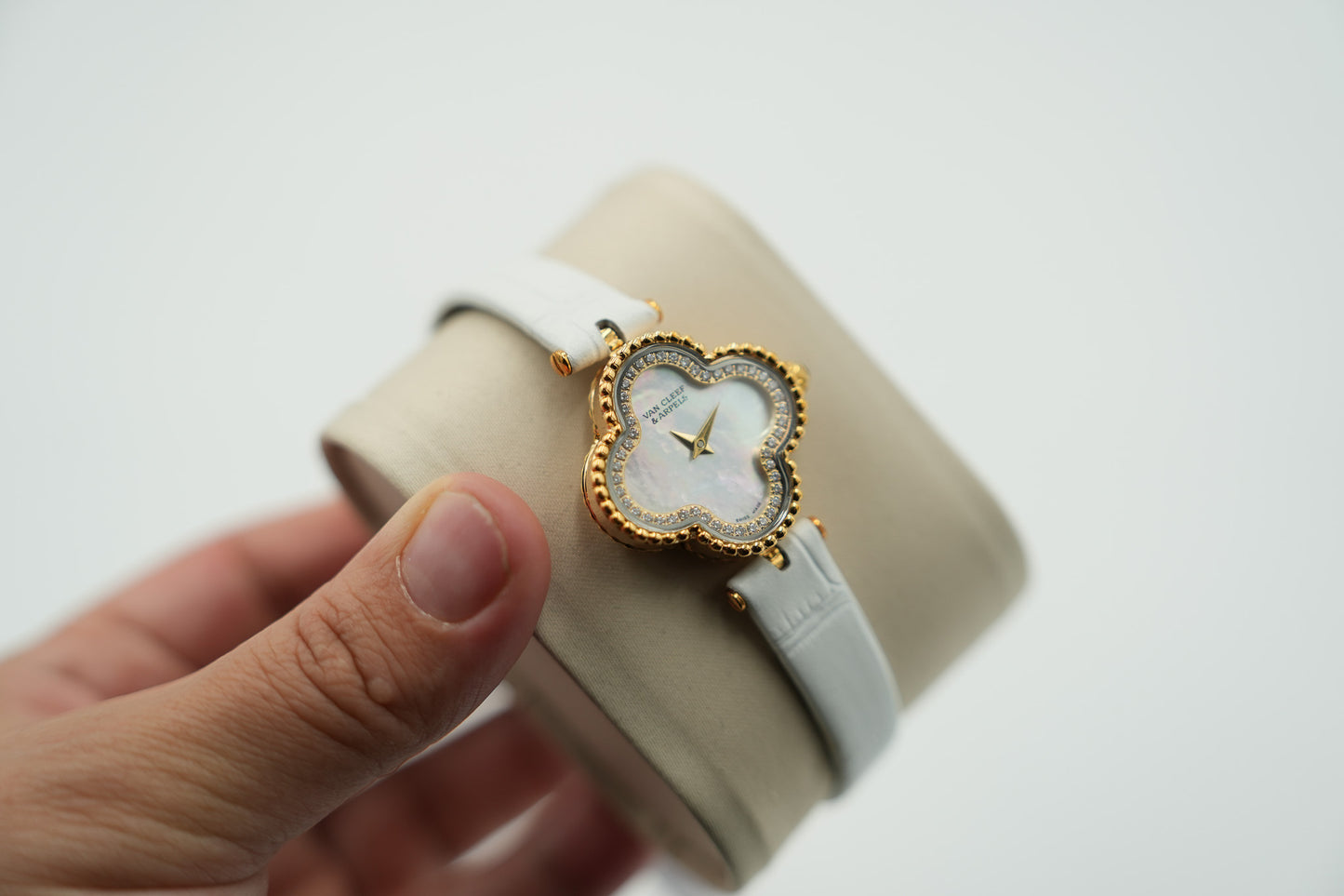 Lady Arpels Watch Bracelet Quartz Watch Clover watch white dial