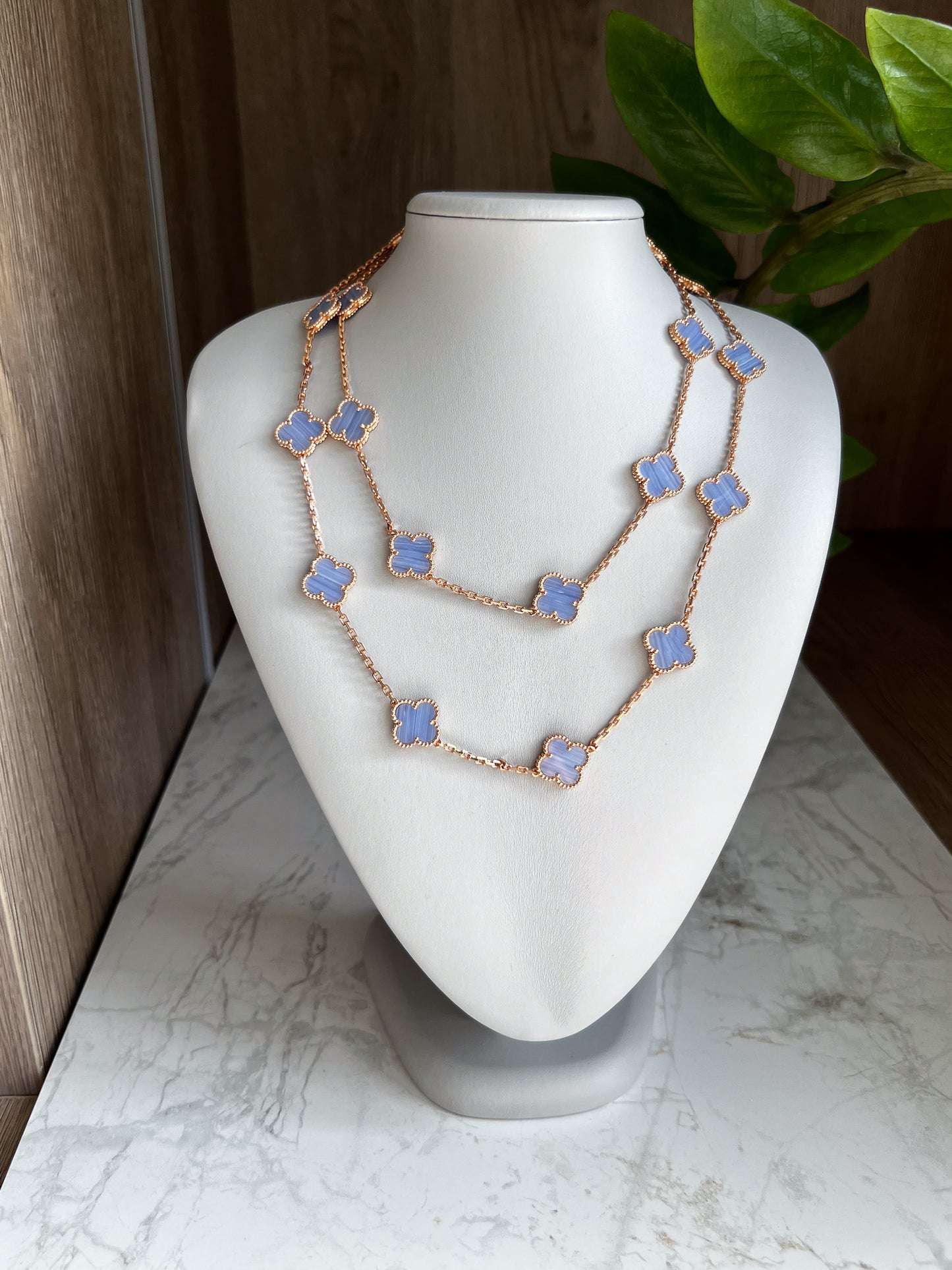 20 motif Chalcedony clover necklace 925 silver 18k white gold plated 84 cm long