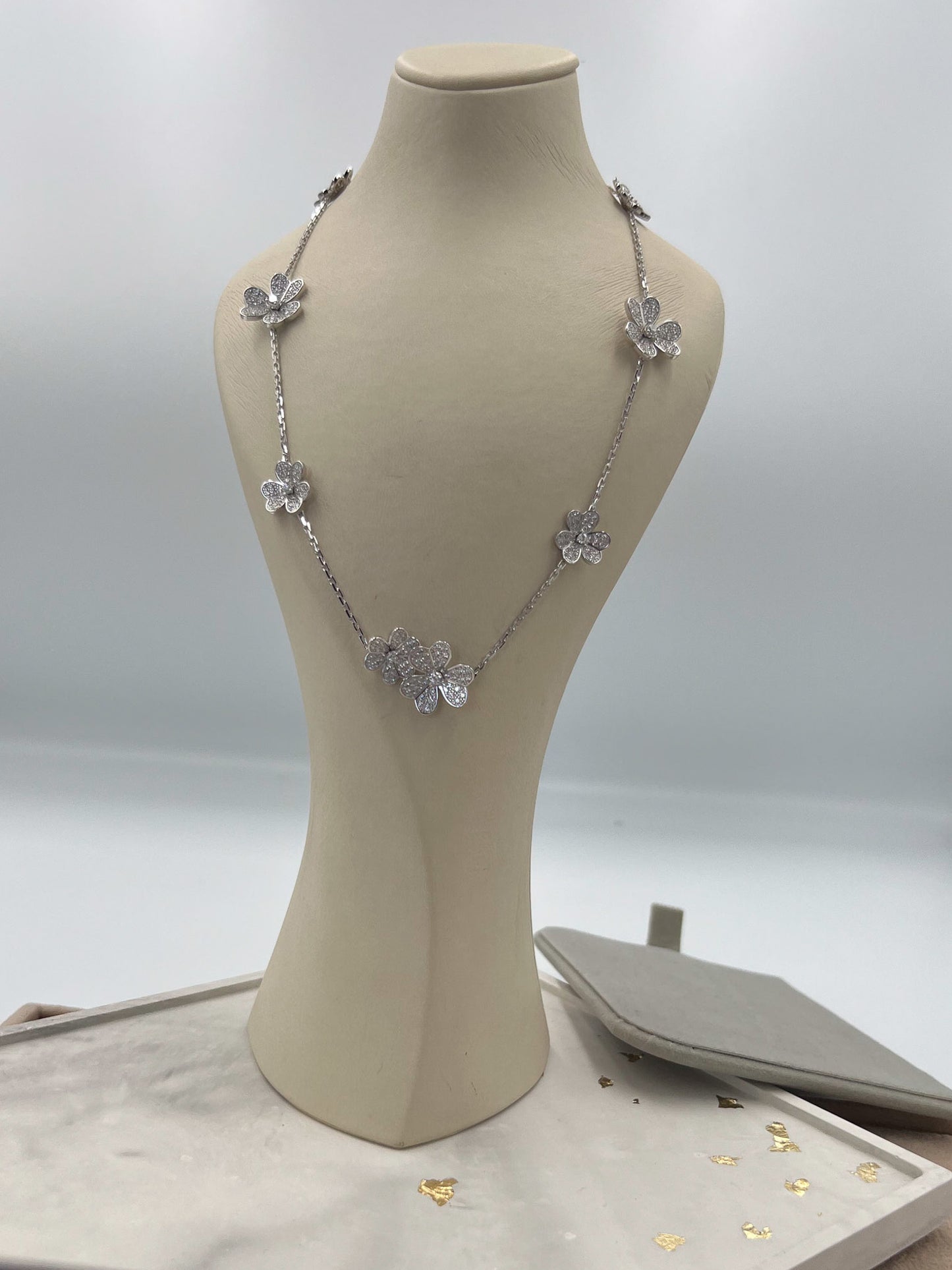 Frivole clover necklace 925 silver 18k white gold plated