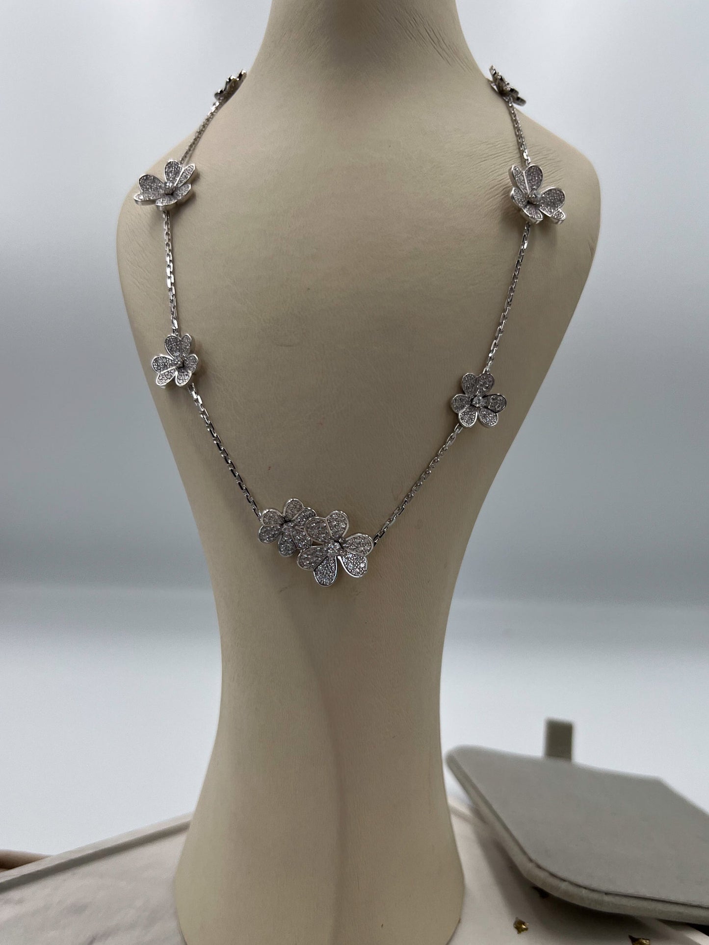 Frivole clover necklace 925 silver 18k white gold plated