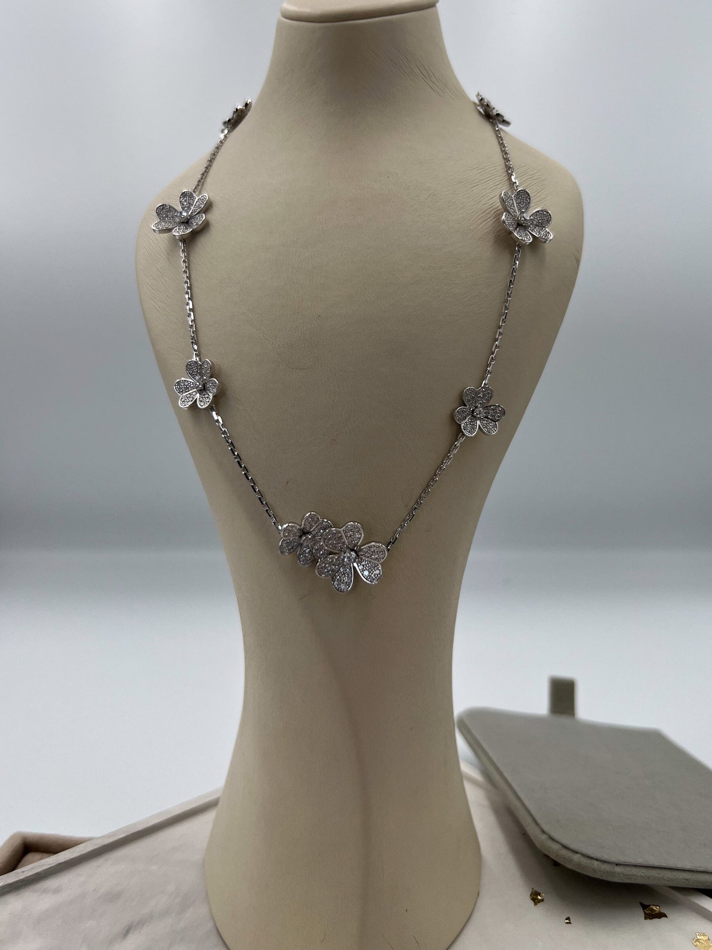 Frivole clover necklace 925 silver 18k white gold plated