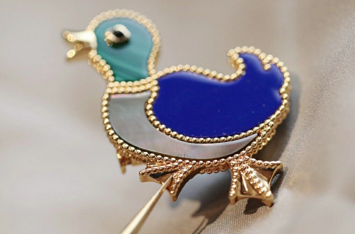 Lucky animals Duck brooch 925 dilver 18k gold plated malachite & Lapis lazuli & gray mop