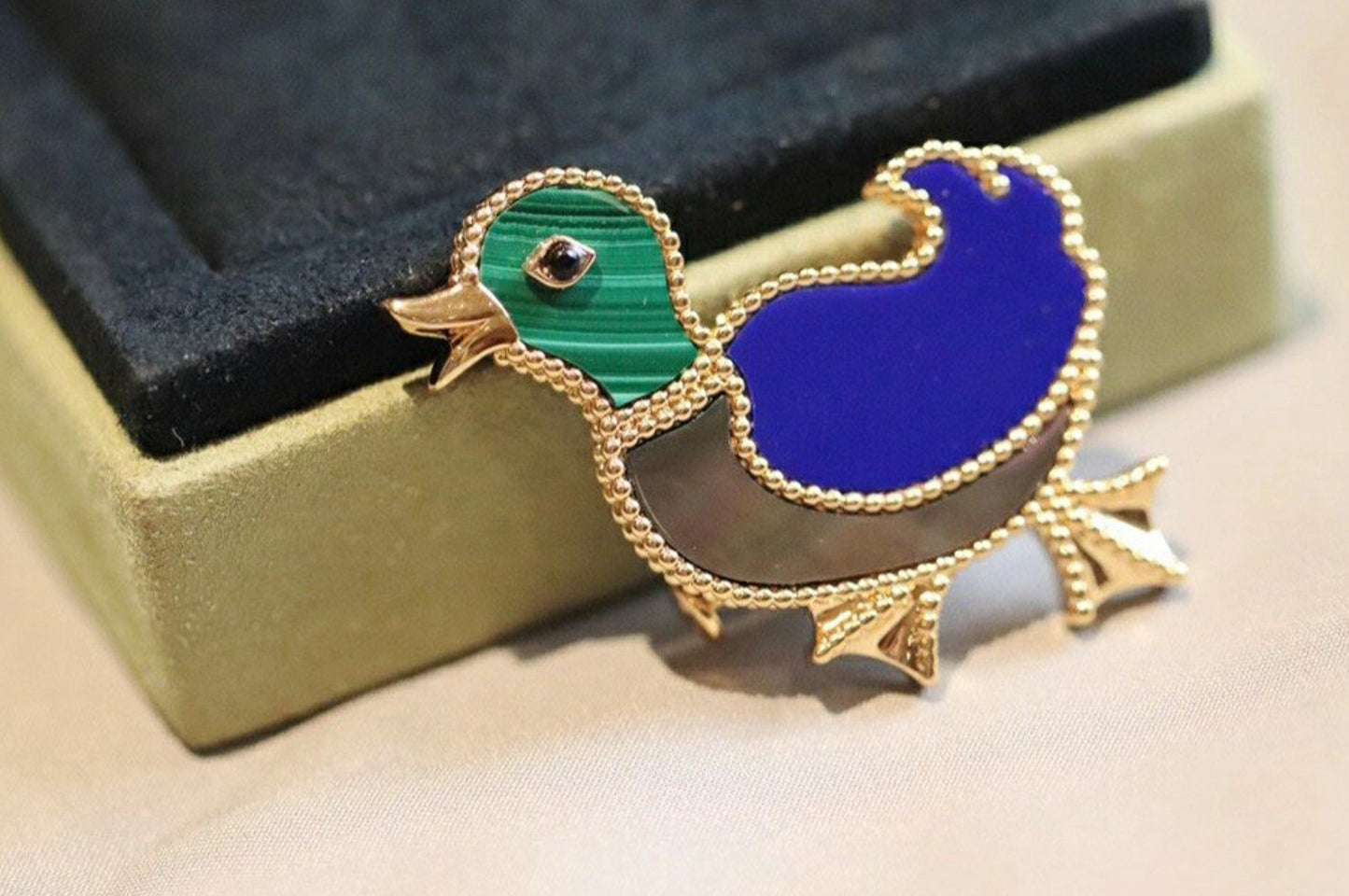 Lucky animals Duck brooch 925 dilver 18k gold plated malachite & Lapis lazuli & gray mop