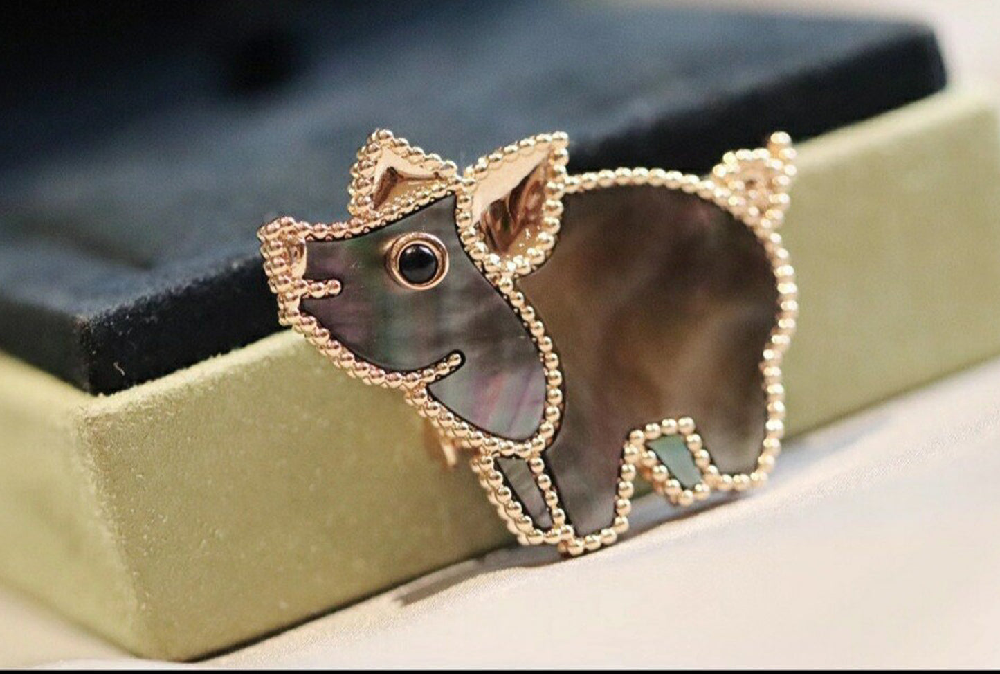 Lucky animals Pig  brooch 925 dilver 18k  gold plated Carnelian & Onyx