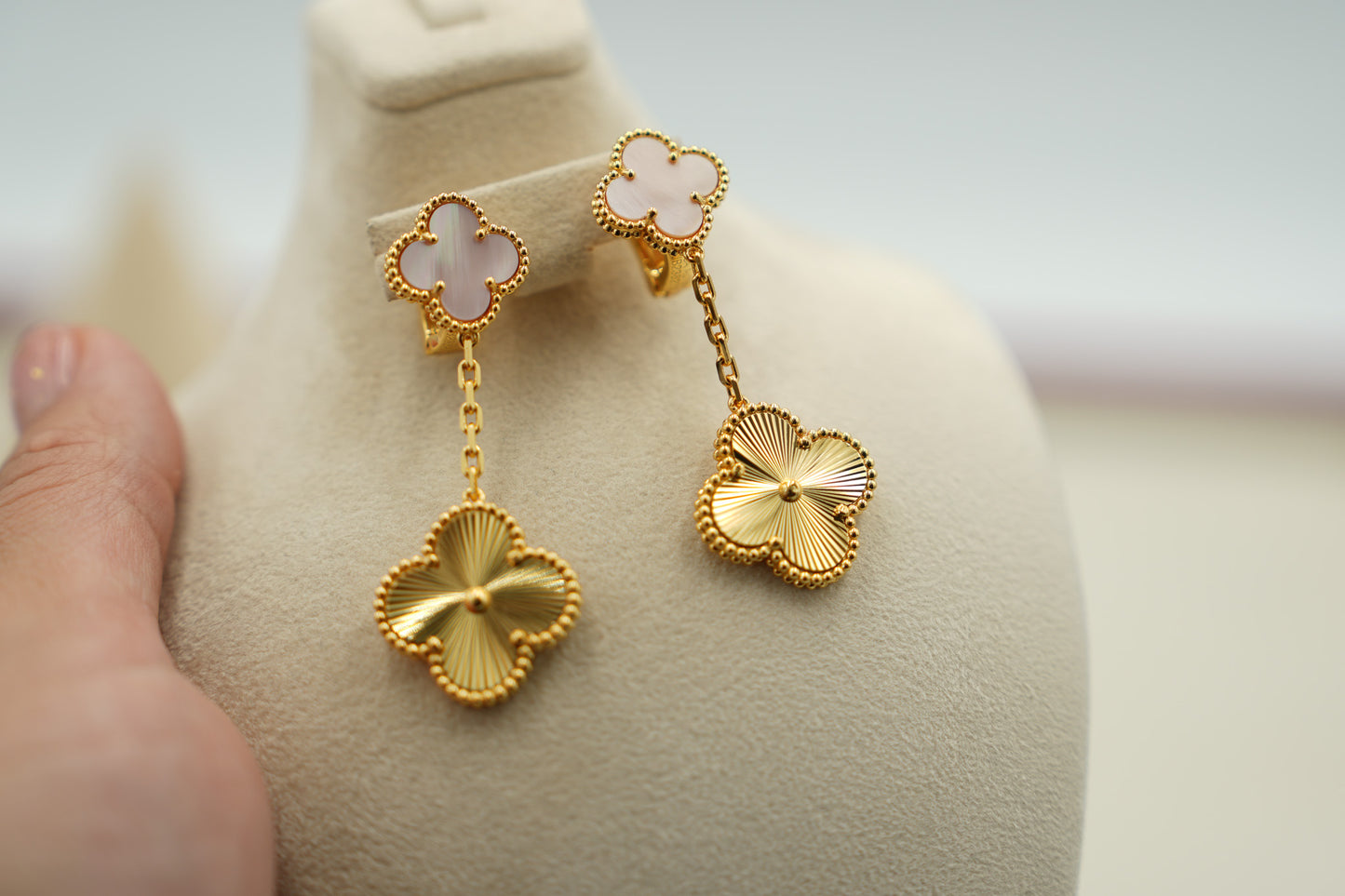 Pink Mother of pearl  & Guillioche 2 mootif clover earrings 925 silver 18k gold plated