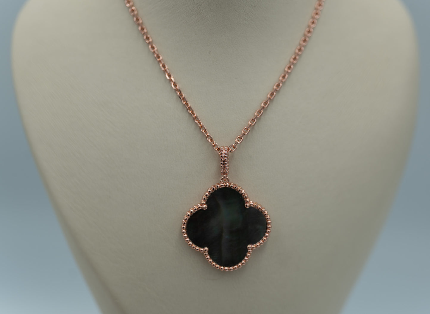 Gray Mother of pearl 25 mm Magic clover necklace 925 silver 18k rose gold plated