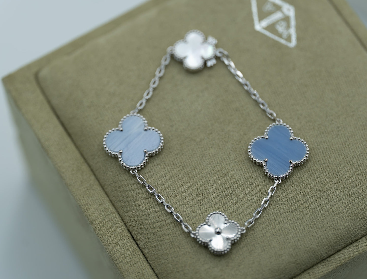 Mop Chalcedony & Guillioche clover bracelet 925 silver 18k white  gold plated
