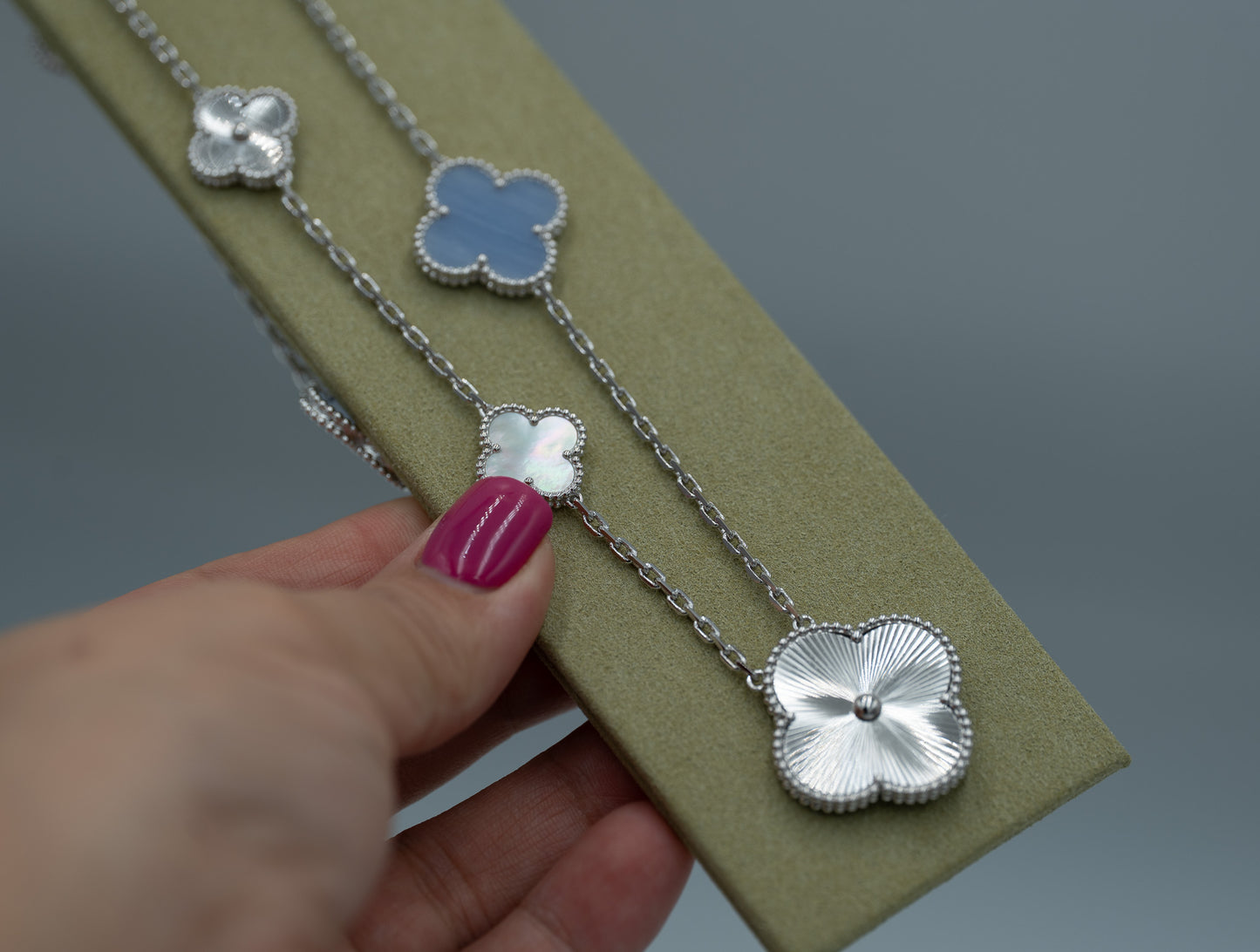 MOP Chalcedony guillioche magic clover necklace 925 silve 18k gold plated
