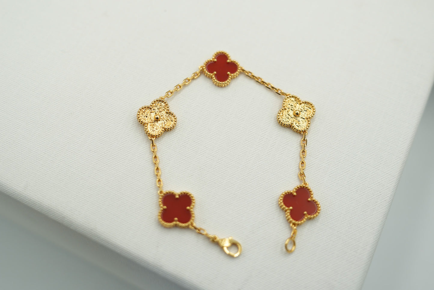 Carnelian & Hammered clover bracelet 925 silver 18k gold plated