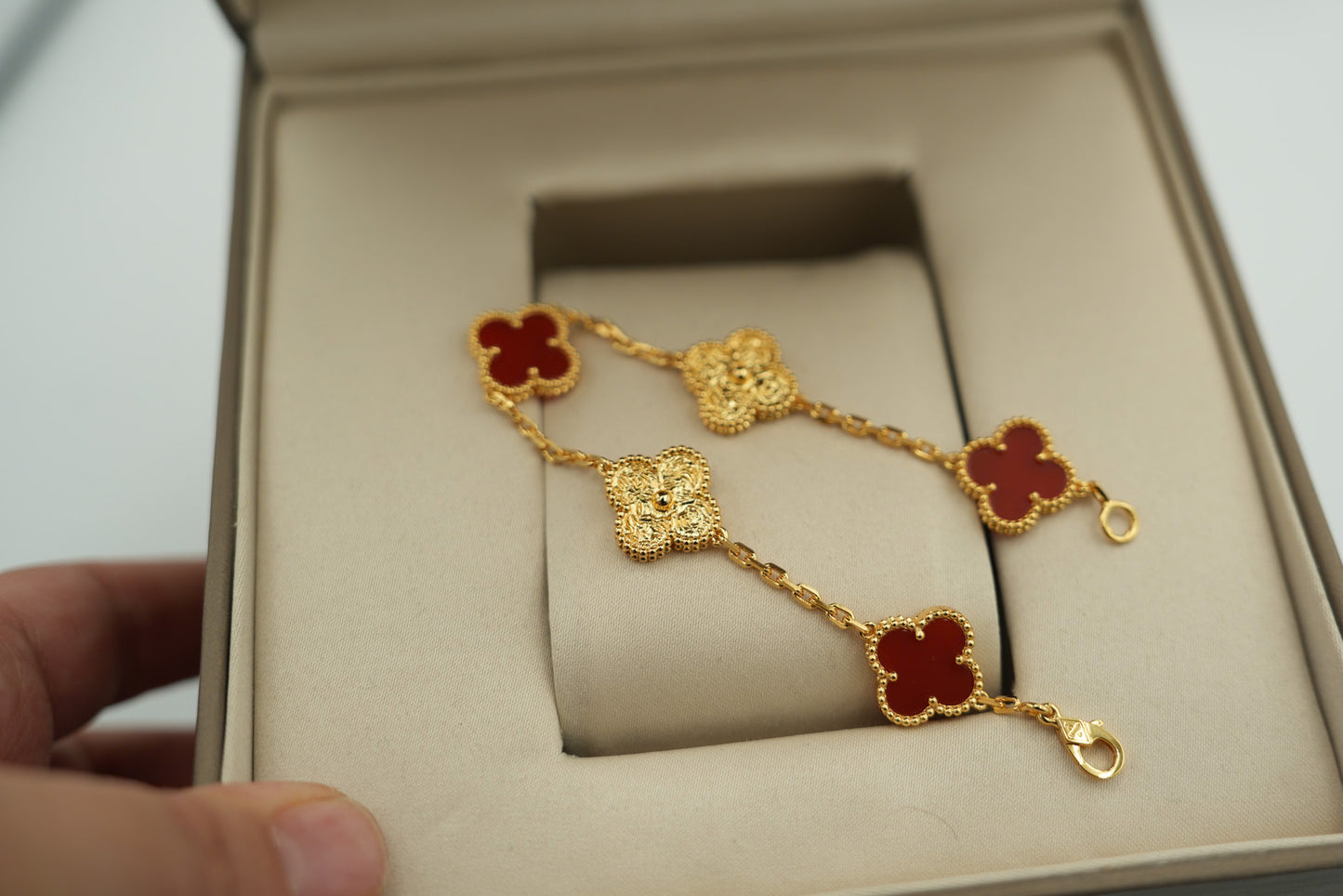 Carnelian & Hammered clover bracelet 925 silver 18k gold plated