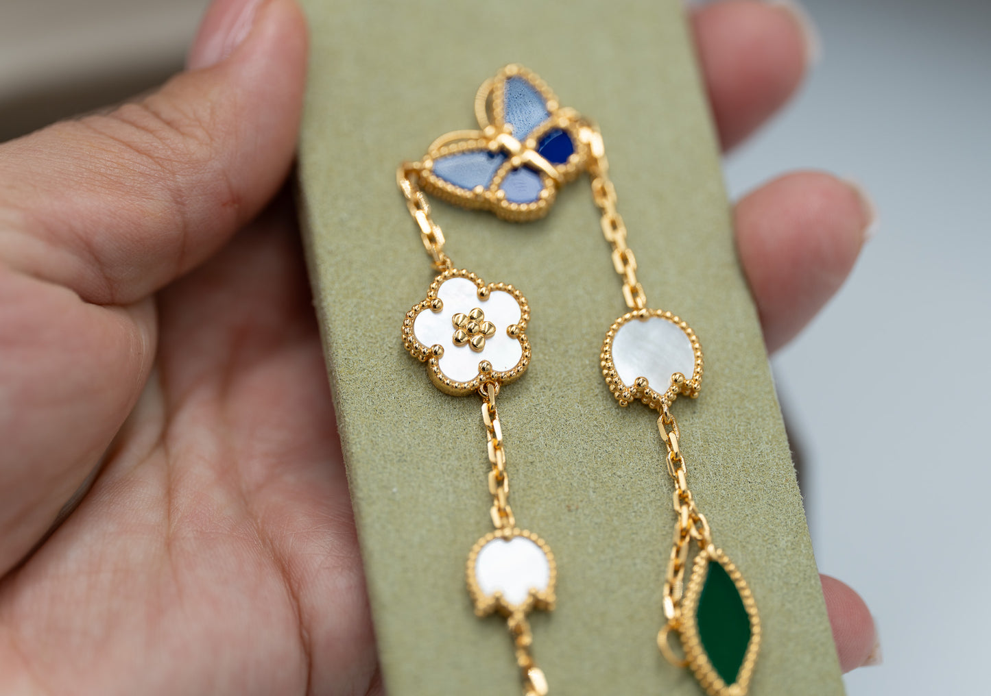 buy clover bracelet van cleef
