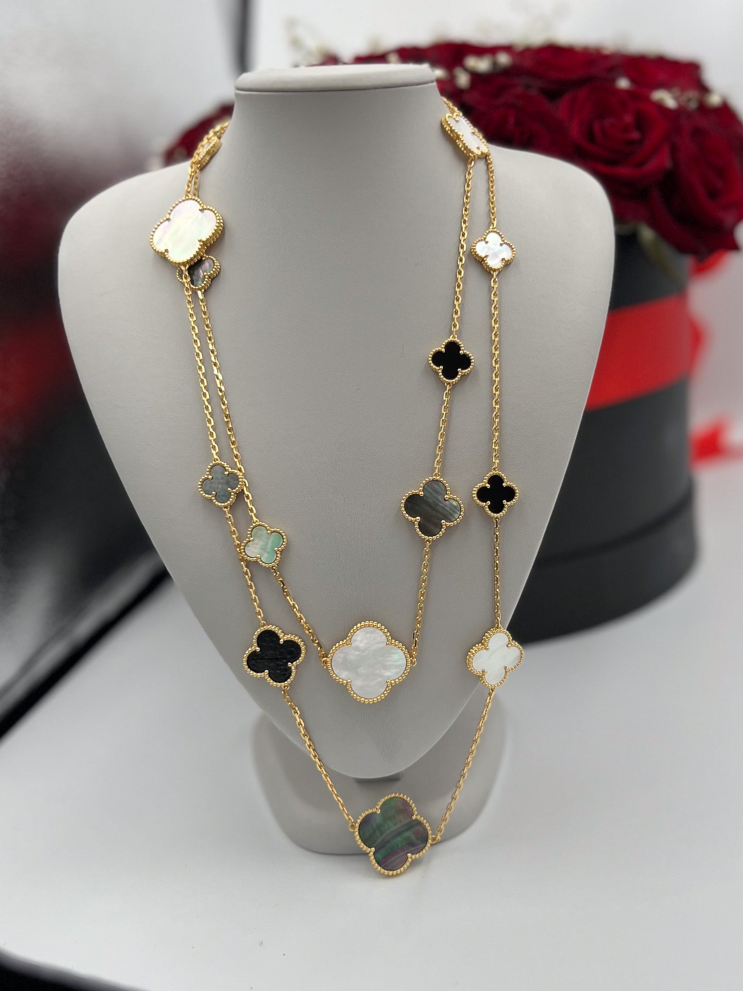 White & Gray Mother of peal 16 motif clover necklace 120 cm long 925 silver 18k gold plated