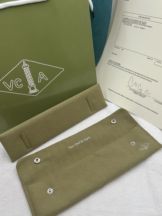 Green velvet dust bag  for bracelet